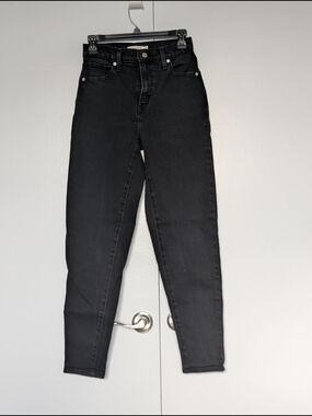 Levi's High-waisted Mom Jeans
